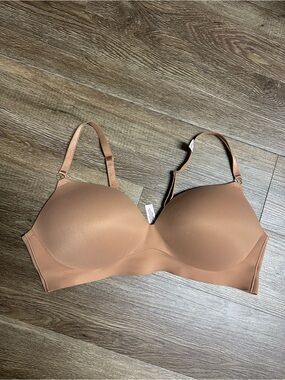 Victoria Secret’s Dream Angels 40C Padded No Wire Push-up Bra Tan Like-New